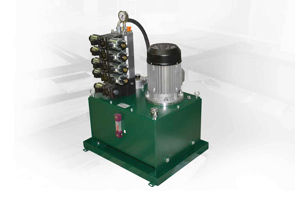 Гидростанция CTR-KV-C0061 для протекторного агрегата "Дуплекс", используемого на шинном комбинате