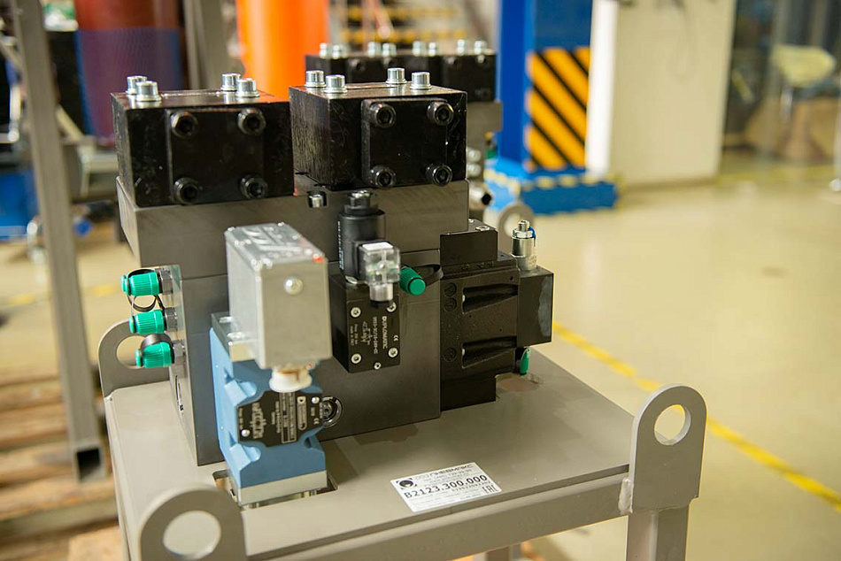 Гидравлический привод с САУ для агрегата HTA-2 (CTR-KV-B2123 + CTR-KV-C0325)