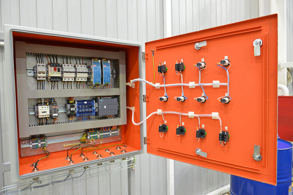 Гидростанция CTR-KV-C0130 для управления механизмом фронтальной заслонки печи