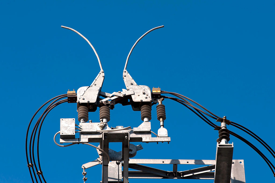 Гидропривод высоковольтного выключателя