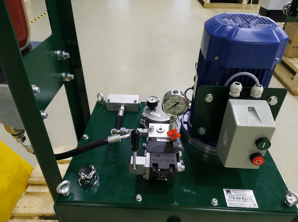 Маслостанция CTR-KV-B1152 для пресса валков