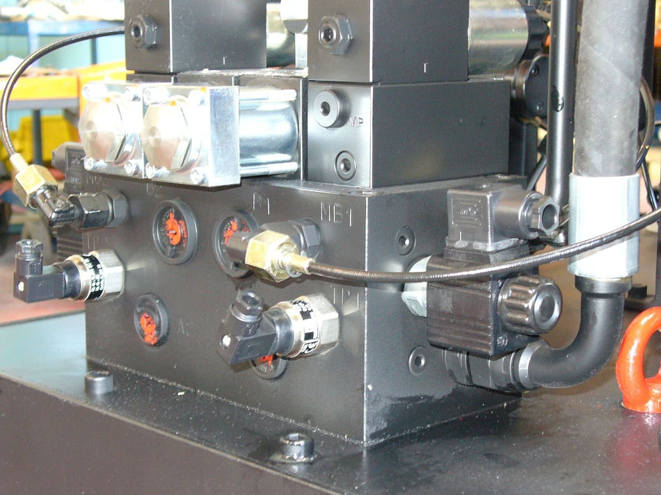 Гидросистема 0296632 гидравлической гильотины LITOSTROJ