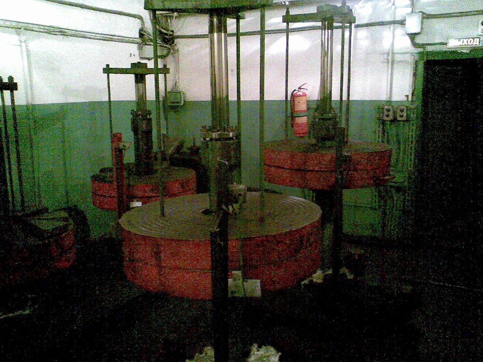 Гидравлическая система открывания крышек стояков для отвода газа для КХП (Коксохимическое производство)