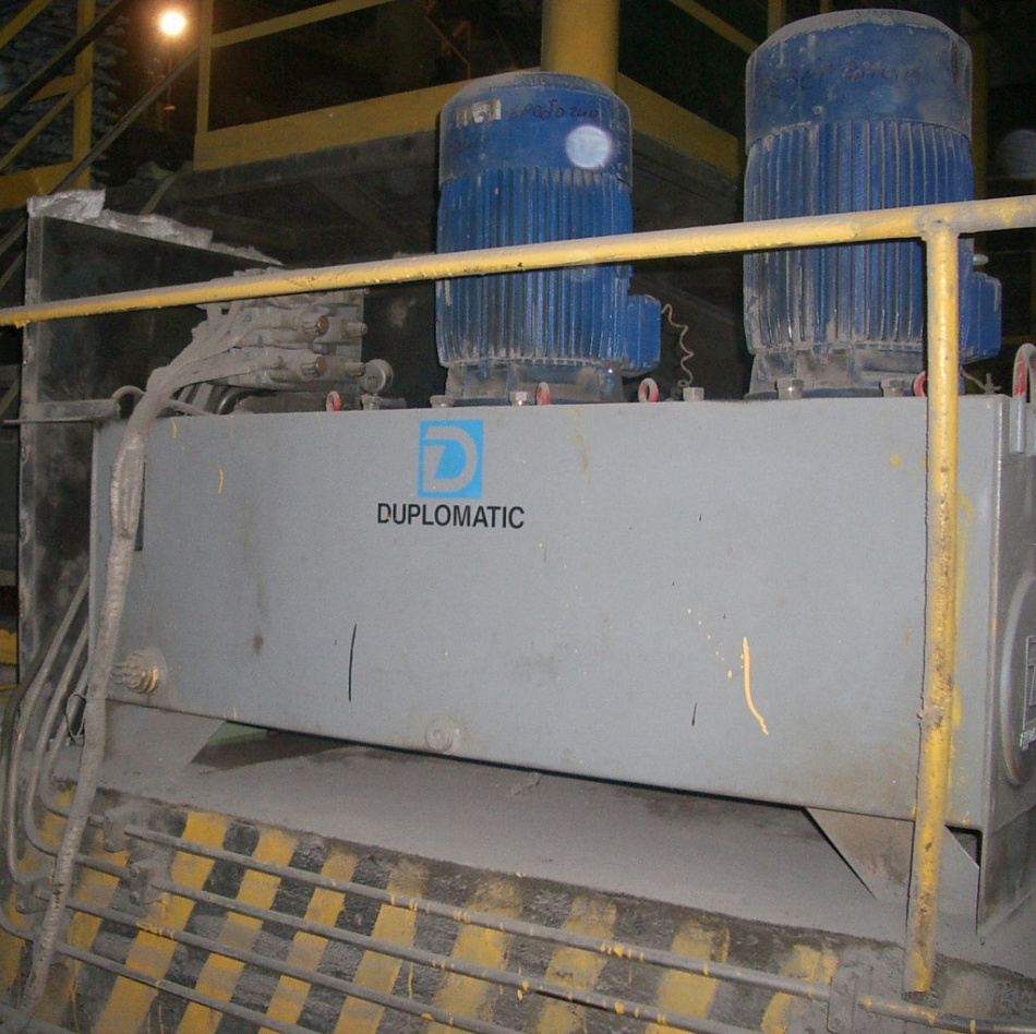 Гидростанция привода крышки установки вакуумирования стали