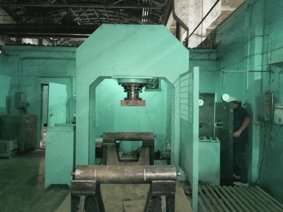 Гидростанция CTR-KV-B0509 для пресса усилием 500 тс для проведения статических испытаний тележки колесной пары и узлов Автосцепки СА-3