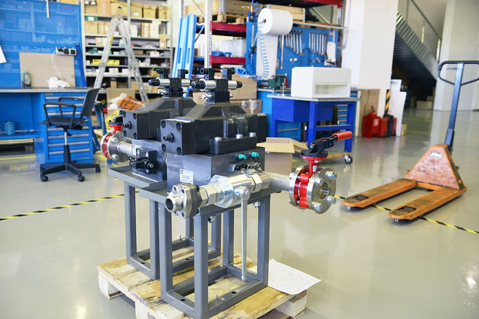 Гидростанция CTR-KV-D0040 для механизма загрузки слябов стана 2000