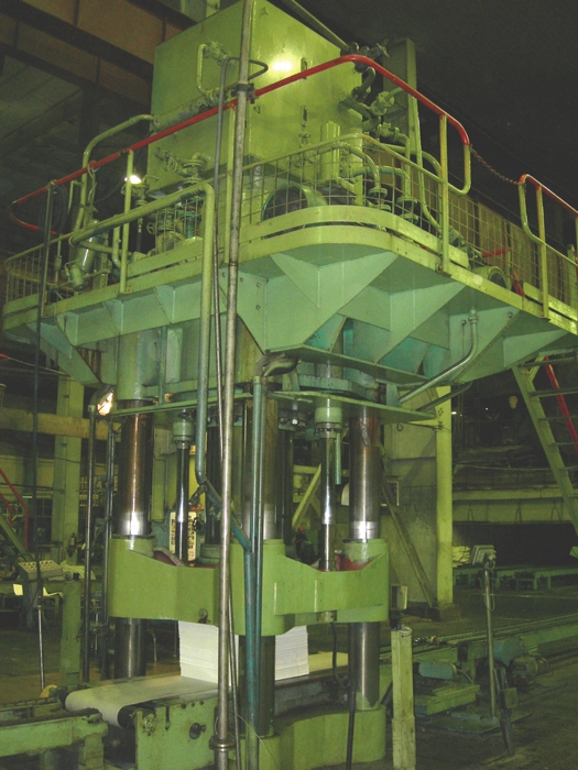 Гидростанция пресса для кипов усилием 1200 тонн