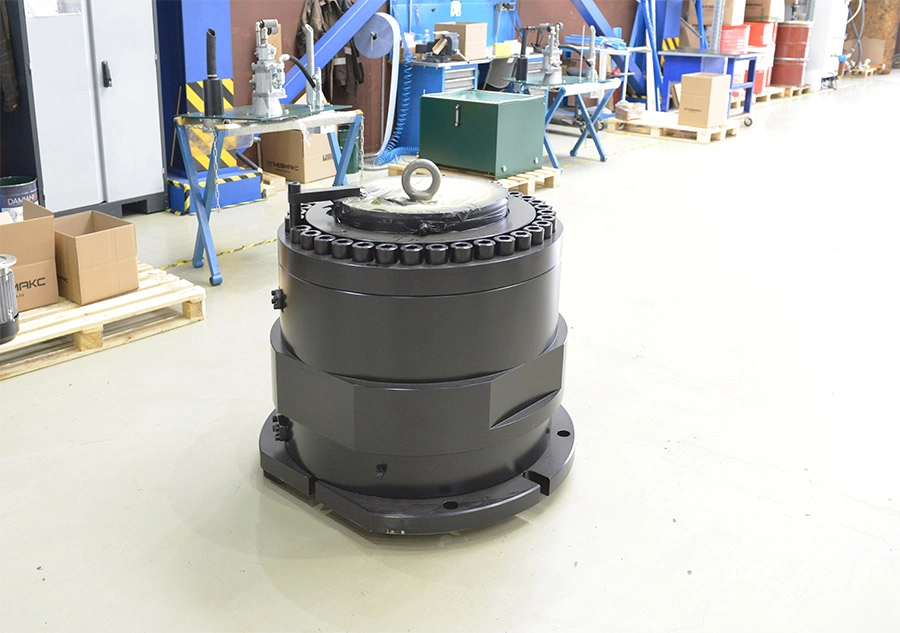 Гидронажимное устройство (ГНУ) листоправильной машины