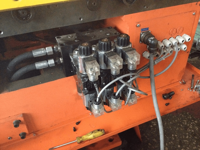 Гидропривод и система смазки обрабатывающего центра ИР800ПМФ4