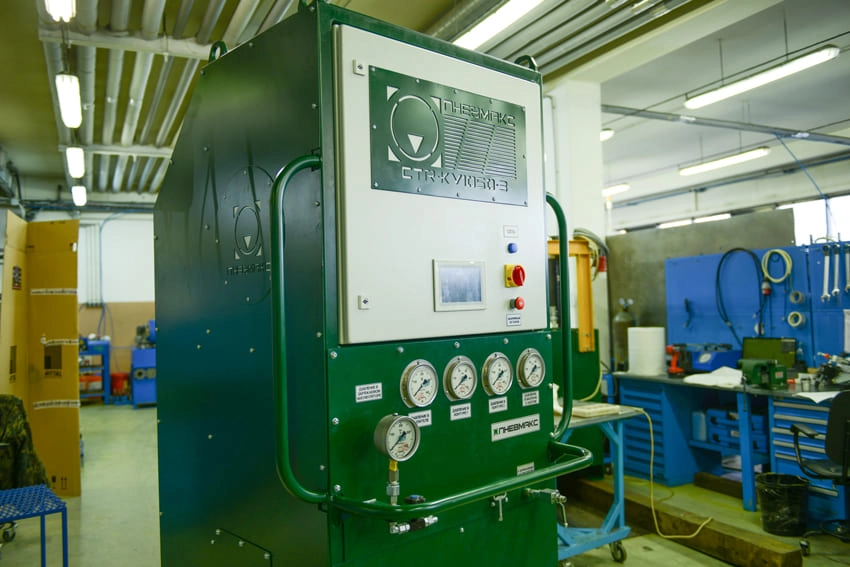 Зарядное устройство для пневмогидравлических аккумуляторов CTR-KV-1050-3