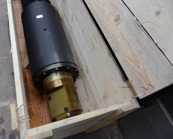 Гидроцилиндр подъема электрода HC3-260/230X5605/SP