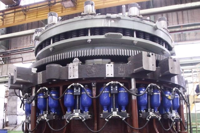 Агрегат заправки азотом CTR-KV1050-4.1 для гидроаккумуляторов прижимов дробилки КМД-3000/800