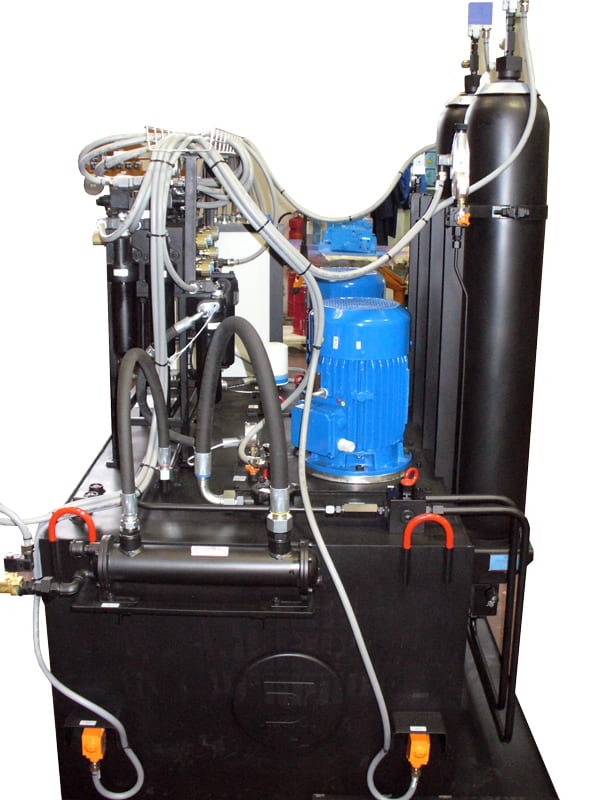 Маслостанция 0297744 гидропривода шиберных затворов сталеразливочных ковшей на негорючих рабочих жидкостях установки непрерывной разливки стали в конвертерном производстве