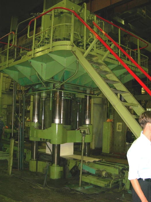 Гидростанция пресса для кипов усилием 1200 тонн