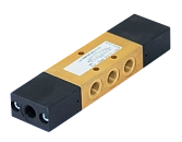 228 - Распределитель пневматический с пневматическим управлением