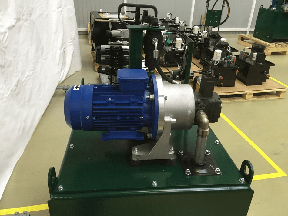 Гидростанция CTR-KV-B0837 для привода накатного устройства станка ПР2800Ф3