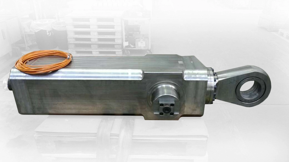 Специальный цилиндр HC3L-260/200-0850 для формирующего ролика моталки металлургического листопрокатного стана