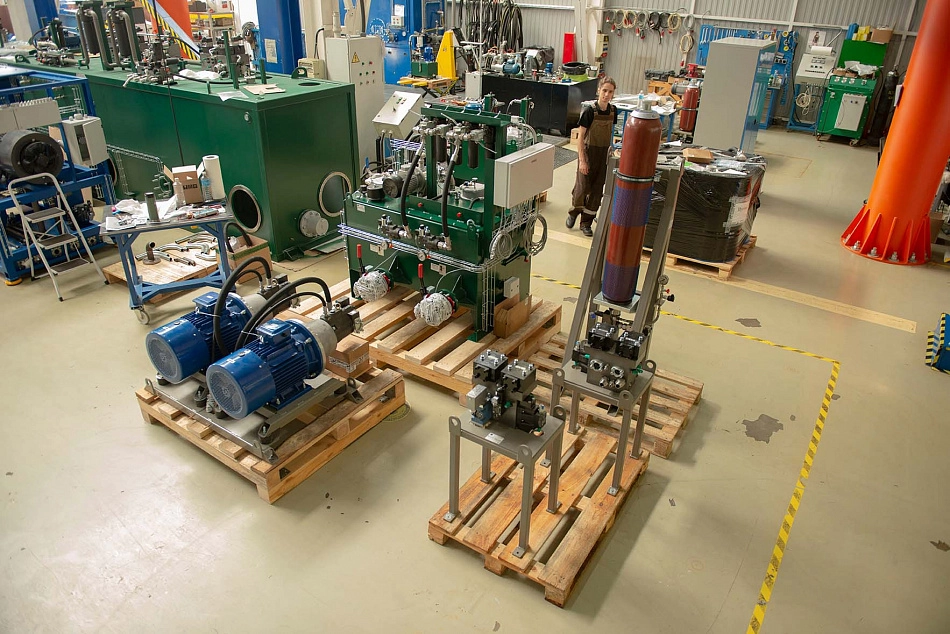 Гидравлический привод с САУ для агрегата HTA-2 (CTR-KV-B2123 + CTR-KV-C0325)