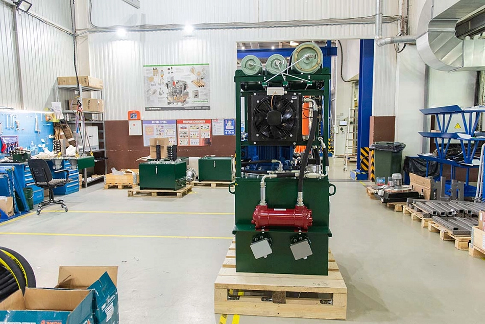 Гидростанция CTR-KV-B1676-2 для подвесной рельсосварочной машины