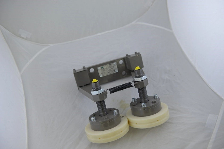 Система смазки боковой поверхности рельс моста и каретки мостового крана