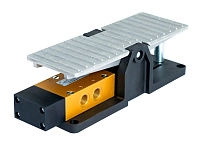 224.52.10.1 - Распределитель пневматический с механическим управлением