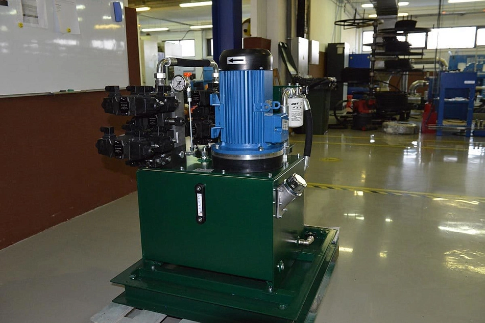 Гидростанция CTR-KV1222-М для станка для сборки покрышек СПД2-660-900М1 (321.433)