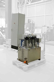 Система управления гидростанции подачи гидравлической жидкости к клапанному стенду управления стендом настройки кристаллизатора