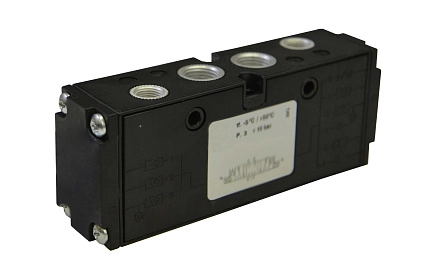 824 - Распределитель пневматический с пневматическим управлением